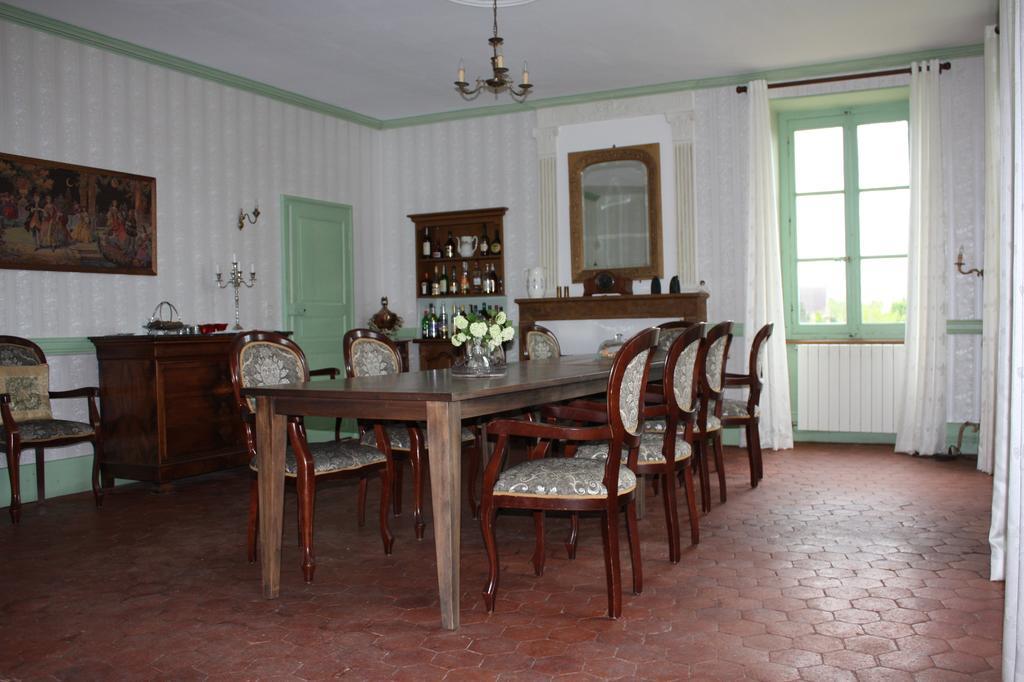 Chateau Latour Fours  Exteriör bild